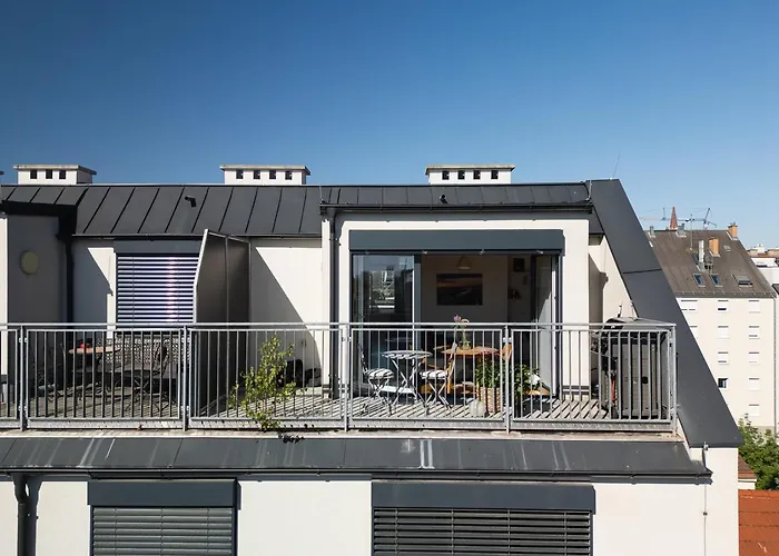 Modernes Dachgeschoss-apartment Mit Balkon In - Naehe Westbahnhof דירה וינה
