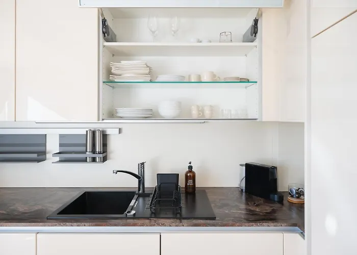 Modernes Dachgeschoss-apartment Mit Balkon In - Naehe Westbahnhof דירה וינה