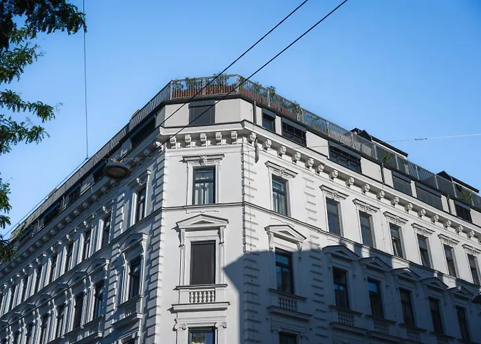 Modernes Dachgeschoss-apartment Mit Balkon In - Naehe Westbahnhof *