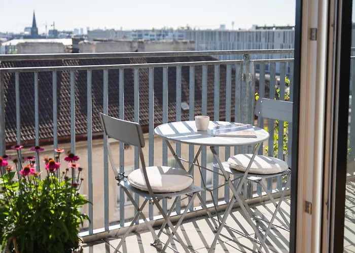 Modernes Dachgeschoss-apartment Mit Balkon In - Naehe Westbahnhof דירה וינה